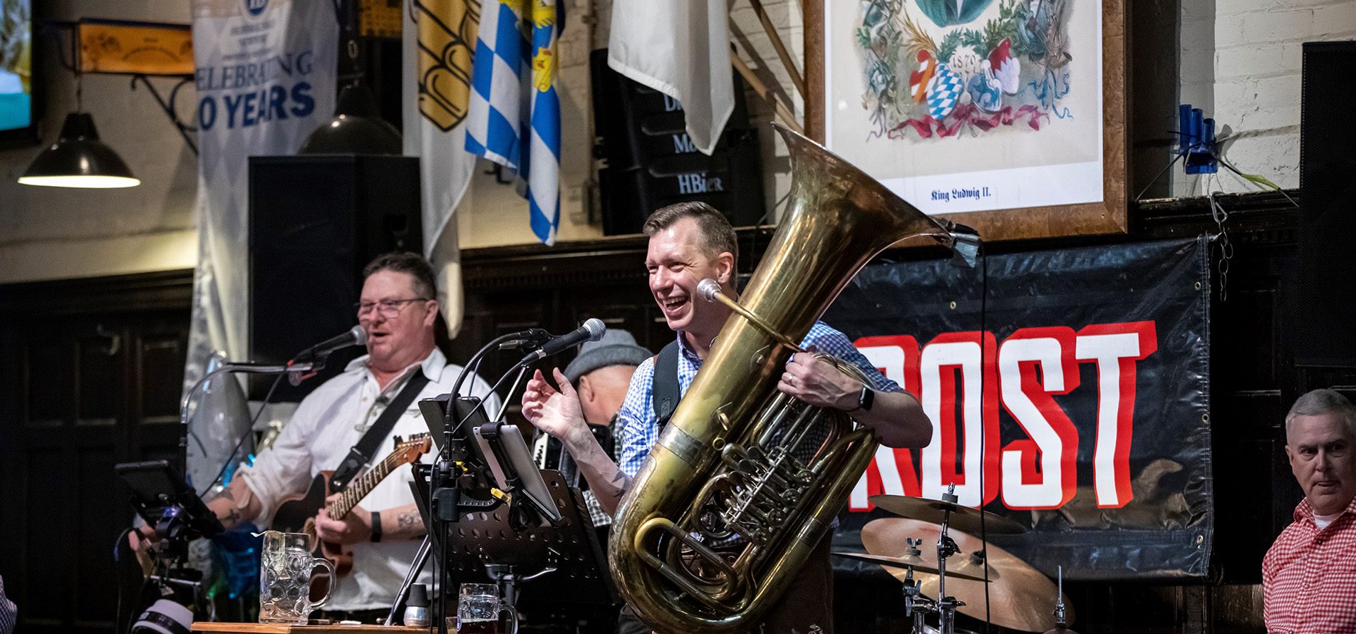 hofbrauhaus-newport-music-1903-upload